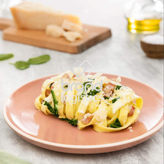 Gourmet Fettuccine mit Schinken und Babyspinat