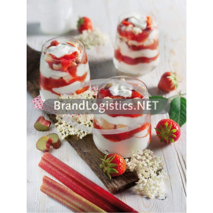 Holunderblüten-Trifle mit Erdbeer-Rhabarber-Kompott