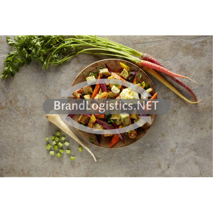 Vegetarische Pfanne mit buntem Wurzelgemüse und leckeren Gemüsemaultaschen